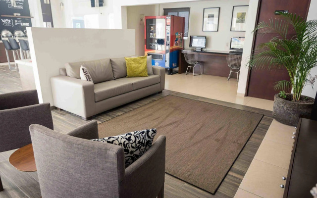Redwood Villas Extended Stay Zona Industrial