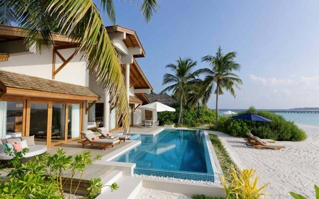 Emerald Faarufushi Resort & Spa