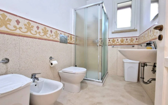 Villa With Swimming Pool Sleeps 8 Three Bedrooms