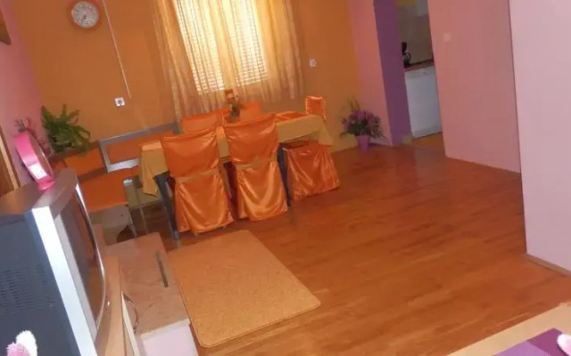 House Andja with Pool