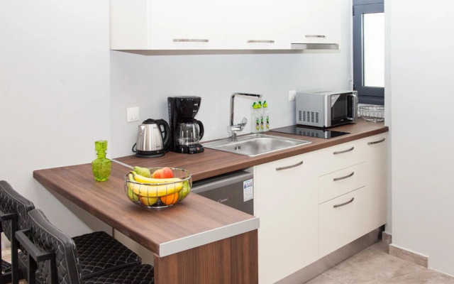 Central Brand New Studio Across Metro -F