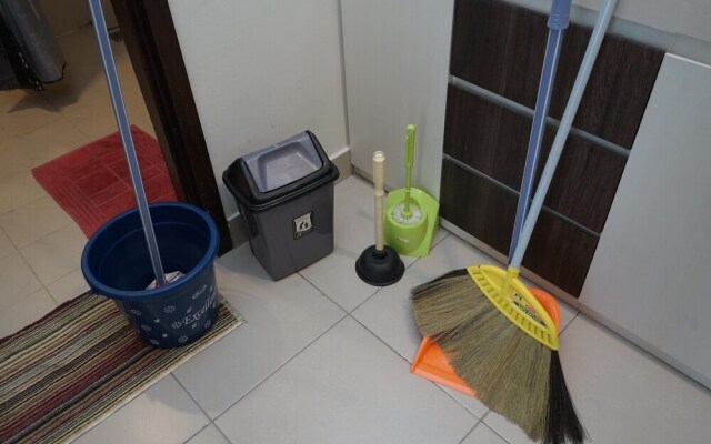 Cozy Minimalist 1Br Saveria Apartment