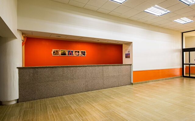 Motel 6 Opelousas, LA