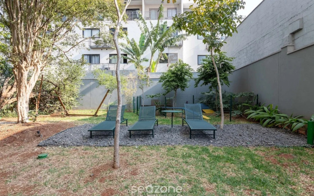 Studio 300m From the Indianopolis Metro Ois1003
