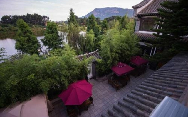 Lake View Hotel