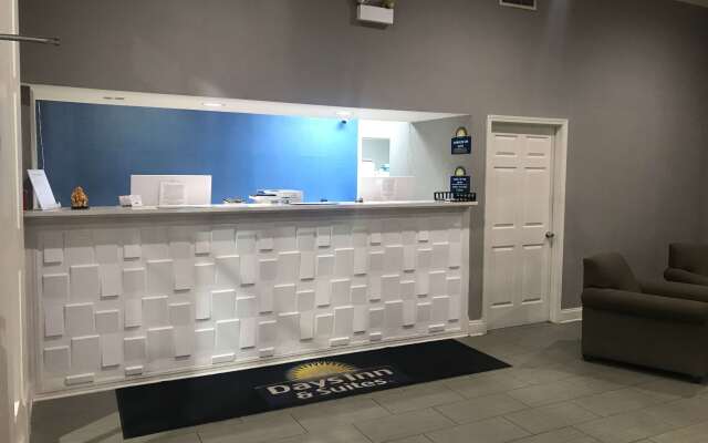 Days Inn & Suites by Wyndham Collierville Germantown Area