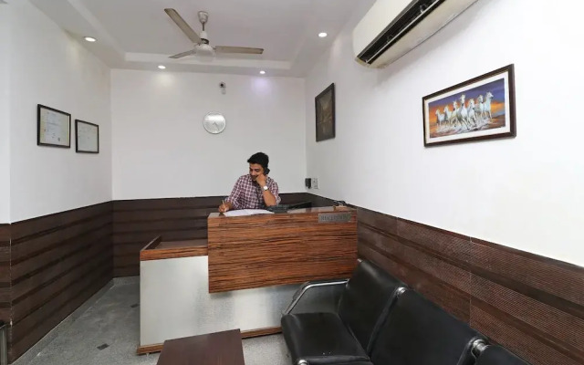 Oyo 18753 Hotel Glance Inn