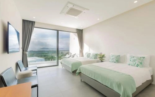 Yamu Hills Panoramic Ocean View 6 Bed Luxury Vila