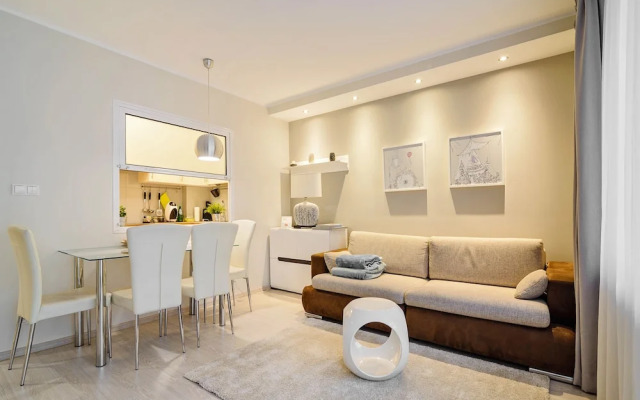 Krucza Central Warsaw Apartment