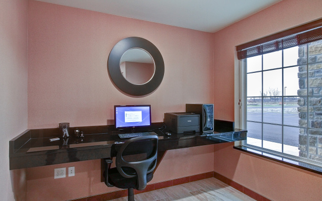 Cobblestone Hotel & Suites – Pulaski/Green Bay