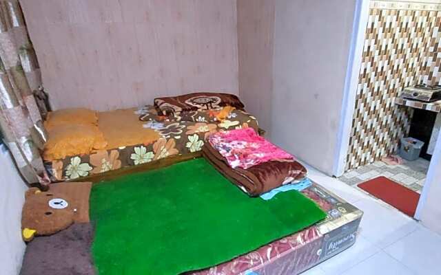 Almira 2 Homestay Syariah by Luxury Degree