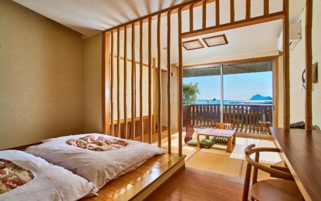 Ryokan pebble Takashima