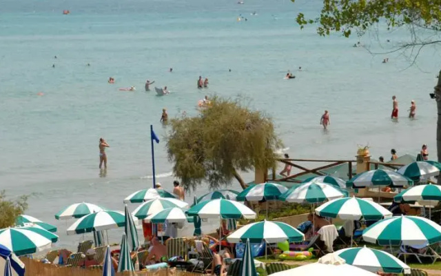 Paradise Hotel