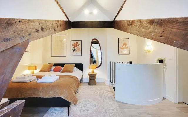 Charming Duplex in Marais for 2 People