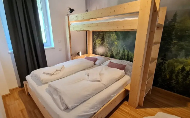 Luxury Apartment With Stunning Mountain View