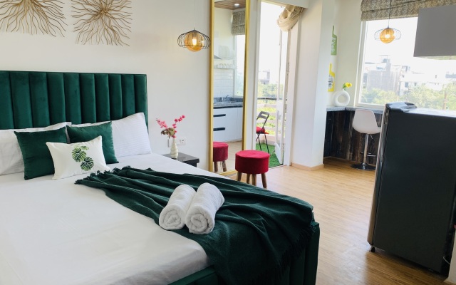 BluO Studio Noida - Balcony, Terrace Garden, Gym