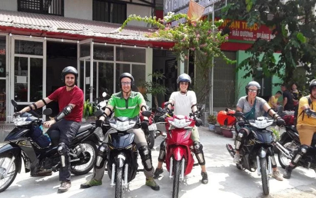 Giang Son Hostel