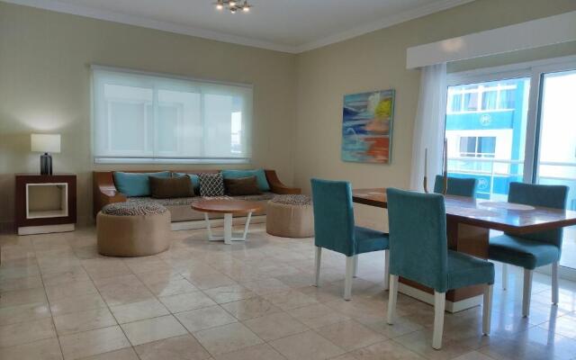 Chic Beachfront Apartment - Private Beach Access