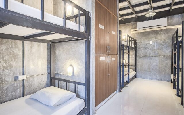 OYO 585 Freedom Hostel @ Phi Phi