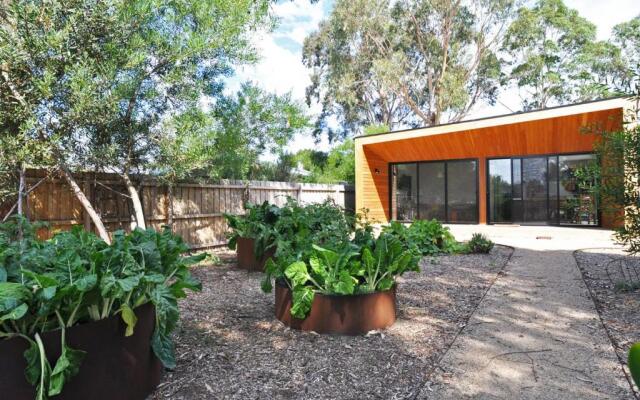 Armstrong'S - Close To Beach