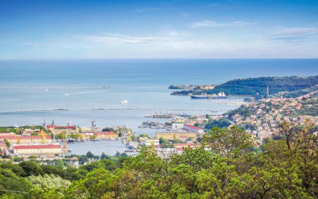 Amazing Apartment in Fezzano With Wifi and 2 Bedrooms