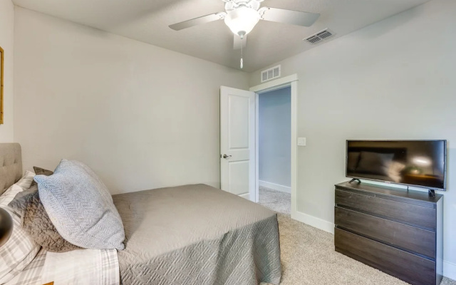 Pet-friendly Townhome, 1 Mi to Southbank Riverwalk