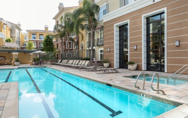 Global Luxury Suites Baypointe Station