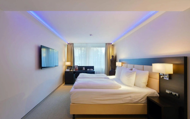 Zi Hotel & Lounge