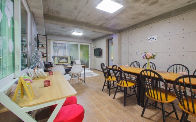KW Hongdae Line Hostel