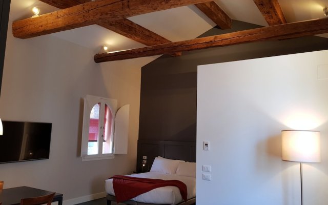Almarossa Suites And Rooms