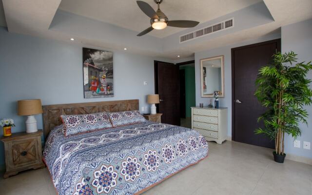 Oceanview 2 Bedroom Condo With Balconies