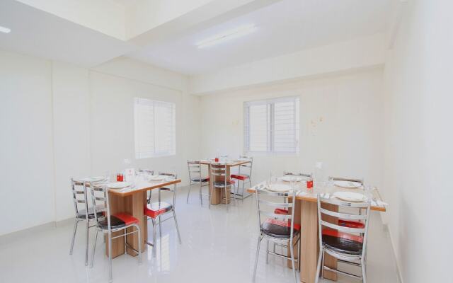 OYO 12465 SIRI Residency