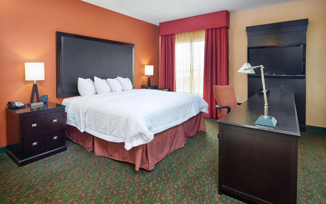 Hampton Inn & Suites Waco-South