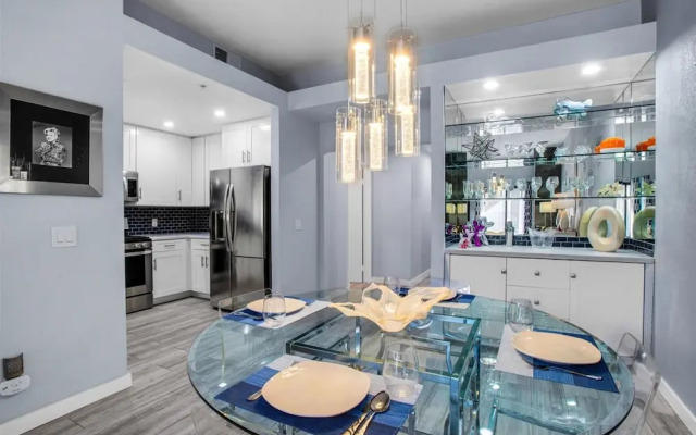 Hollywood Glam Hideaway