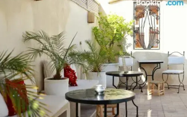 Riad Dollar Des Sables