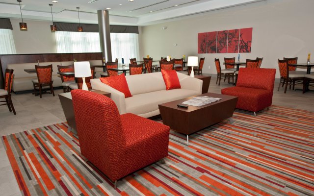 Holiday Inn Express & Suites Columbus - Easton Area, an IHG Hotel