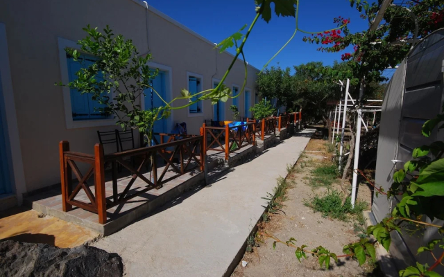 Santorini Camping Rooms