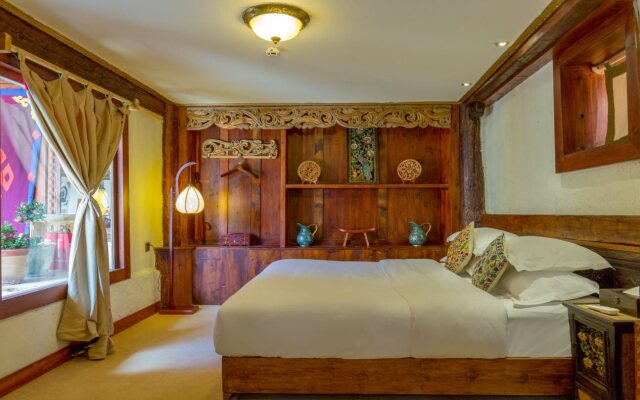 Shangri-La E-Outfitting Boutique Hotel