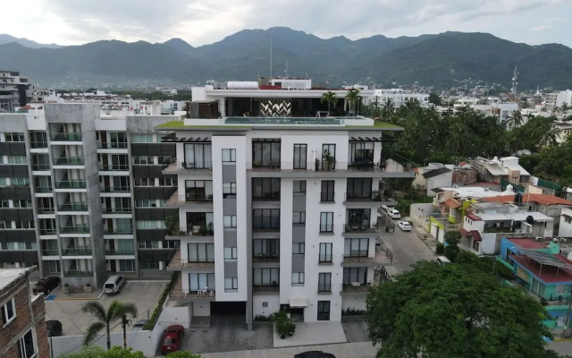 A Amenities Location Sleeps 6