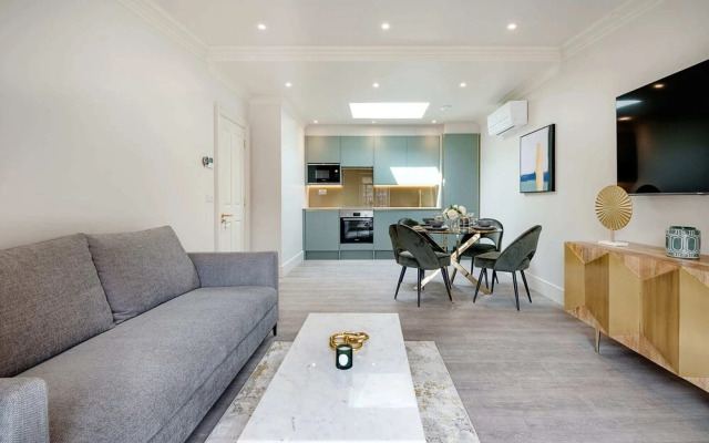 Marble Arch Suite 8-hosted by Sweetstay