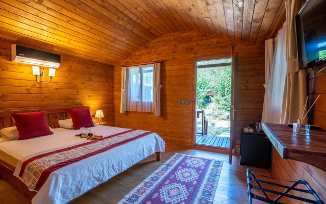 Eden Bungalows and Beach