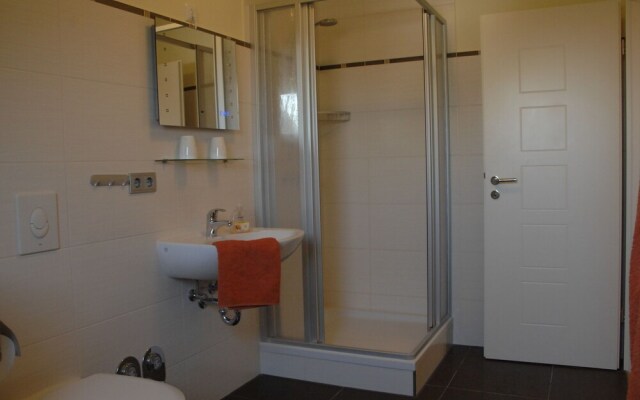 Stunning Apartment in Pepelow Near Sea