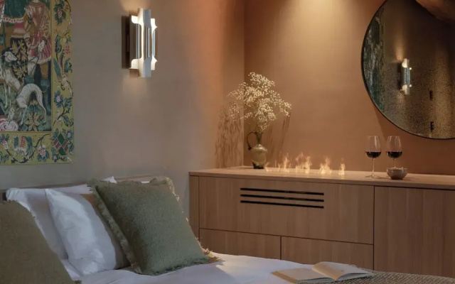 MiHotel - Cité Médiévale de Pérouges
