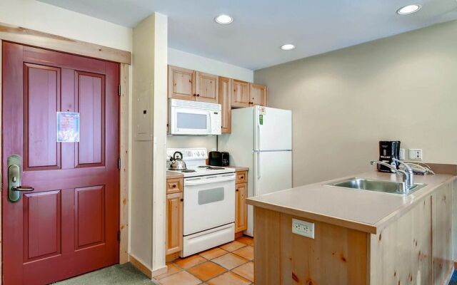 Tucker Mountain at Center Village by Copper Mountain Lodging