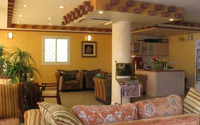 Al Narjes Suites