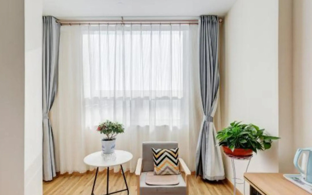 Boxing Huayi Chain Hotel (Bobai Shopping Plaza)