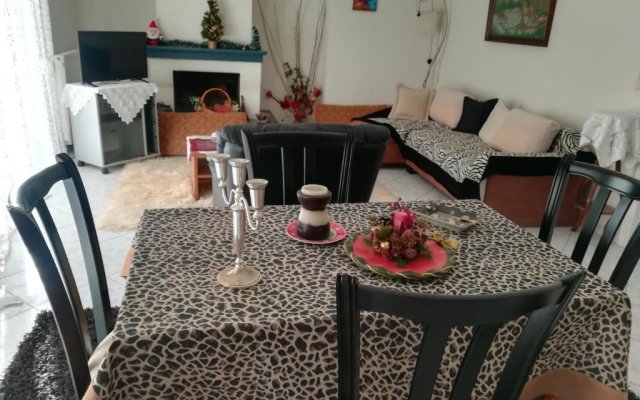 2nd Floor Apartment In Volos
