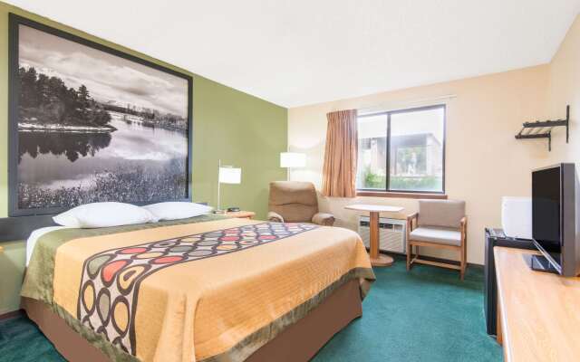 Super 8 by Wyndham Buffalo