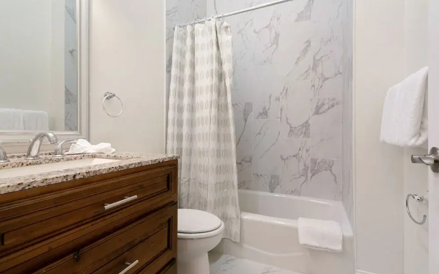 Breathtaking Condos Near French Quarter
