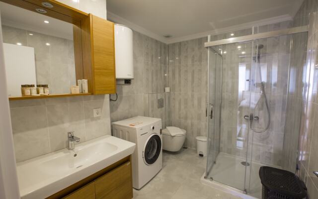 Royal Comfort Suites